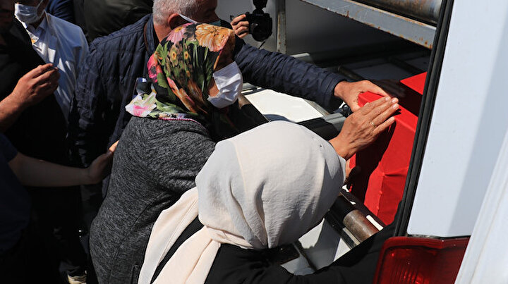 Şehit Çavuş Samet Şeker annesinin feryatları yürekleri dağladı: Bir ay sonra düğününü yapacaktım oğul