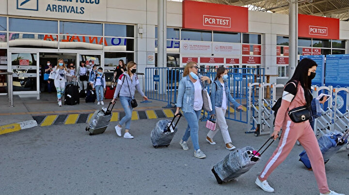 Vaka sayılarının düştü Antalya’ya turist yağıyor: Günlük gelen uçak sayısı ikiye katlandı