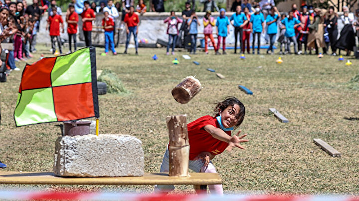 Çaldıran Survivor: Öğrenciler mezuniyetlerini bu parkurda yarışarak kutladı