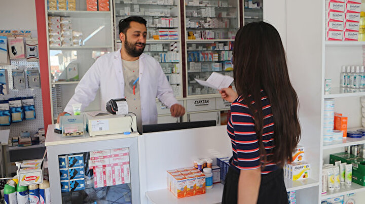 Nazım Hikmetin dizelerinden etkilendi: 2 bin 85 liralık aşıyı ücretsiz yapmaya başladı