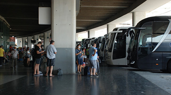 Otogarlarda hareketlilik başladı