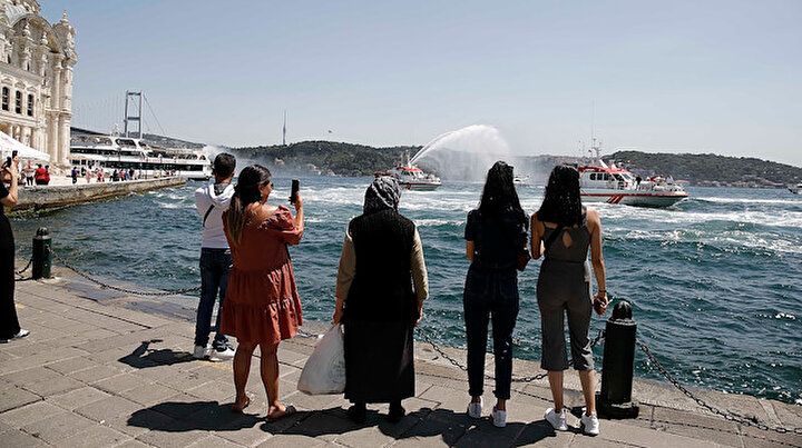 15 Temmuz şehitleri için Boğazda saygı geçişi