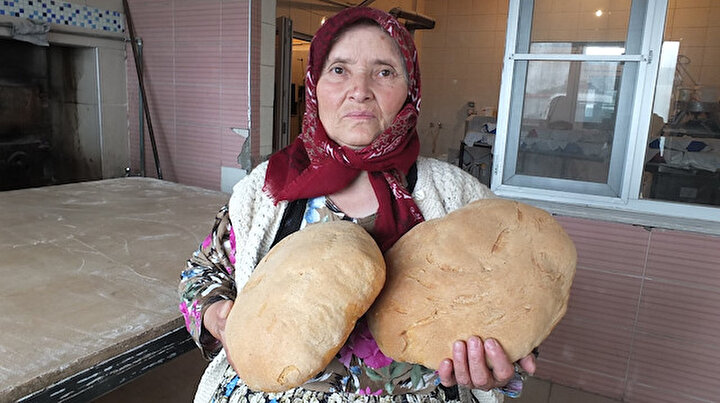 60 yaşındaki kadın komşularına satarak başladı: Şehirlilere köy ekmeğini sevdirip 3 fırın sahibi oldu