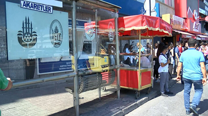 Bu işte bir terslik var: Beşiktaştaki durakta otobüsü kaçırmamak mümkün değil