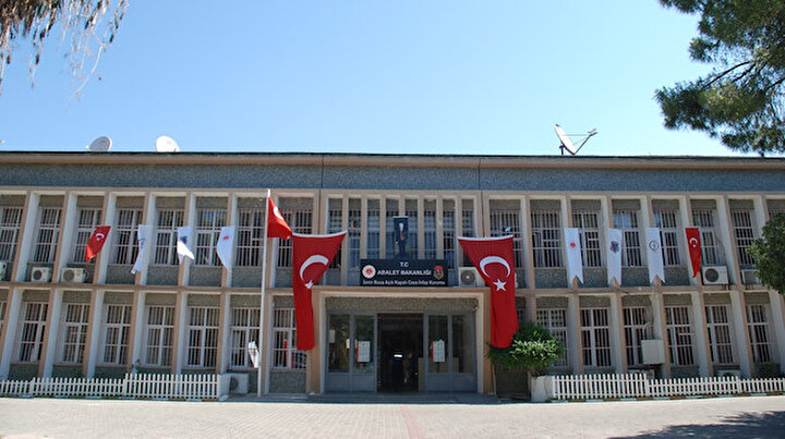 Bir dönem sona erdi: 62 yıllık Buca Cezaevi resmen kapatıldı