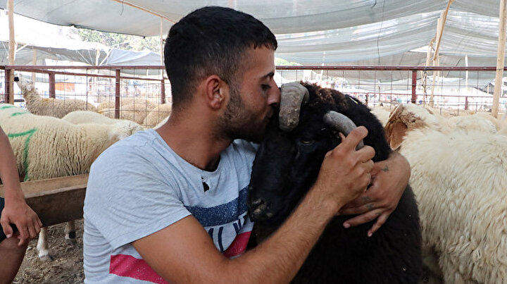 Bu koç diğerlerinden çok farklı: 10 bin lira istiyor