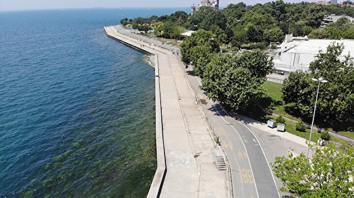 İstanbullular tatile gitti Caddebostan sahili boş kaldı