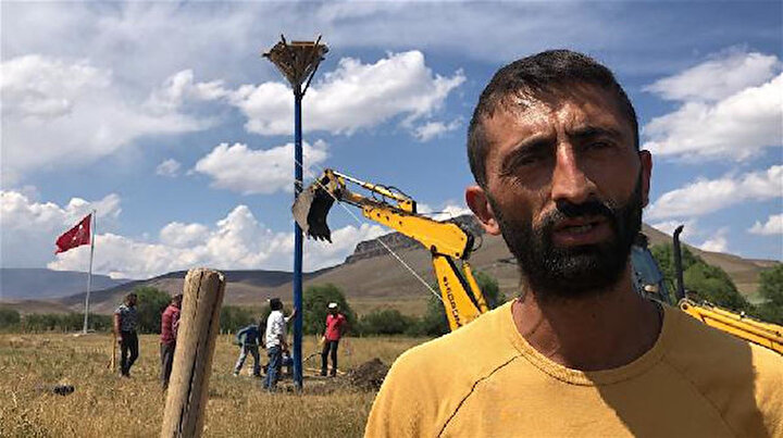 Turistin sözlerine üzülüp köyüne 2 bin 700 fidan dikti
