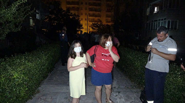 Gece yarısı kabusu yaşadılar: 50 kişi apartmanlardan tahliye edildi