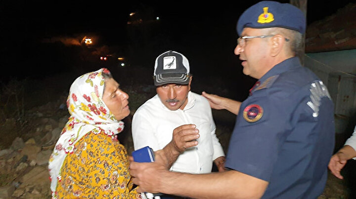 Aydındaki orman yangınında alevler yön değiştirdi bölgedeki evler tahliye edildi