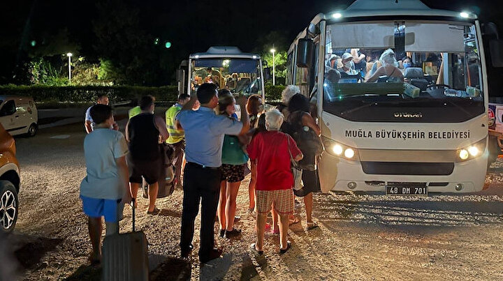 Muğla’daki orman yangını termik santrale sıçradı: 10 mahalle tahliye edildi