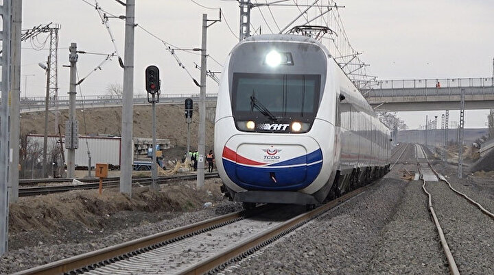 Ankara-Sivas arası 2 saate düşüyor