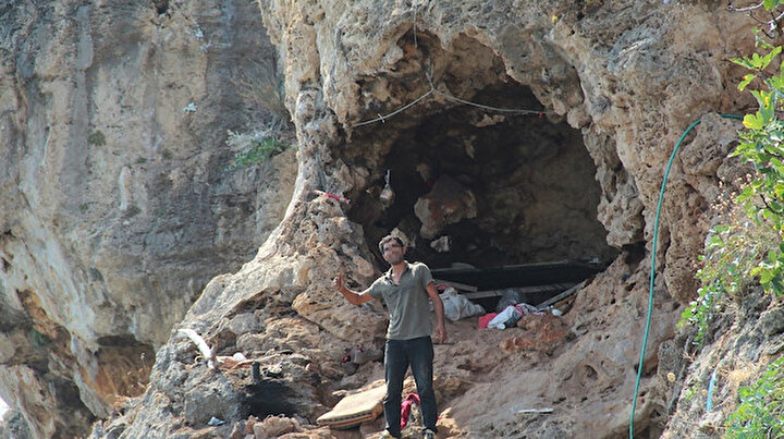 Falezlere yerleşti: 30 metre yükseklikte ölümle burun buruna yaşam