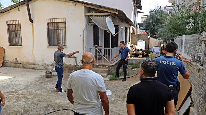 Eşinden şiddet gören kadın KADES butonuna bastı: Polis çılgına dönen adamı zor sakinleştirdi