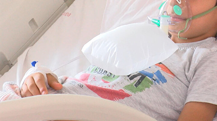İki çocuğu Covid-19 tedavisi gören anne: Aşılı olmasaydım bana da bulaşırdı