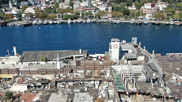 İstanbul Boğazının ortasında moloz yığını: Harabeye dönmüş ada görüntü kirliliği oluşturuyor