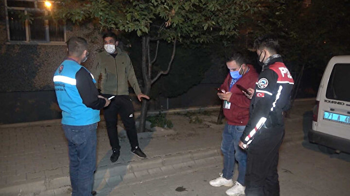 Çöp atmak için sokağa çıkan koronalı genç 4 bin 50 lira ceza yedi