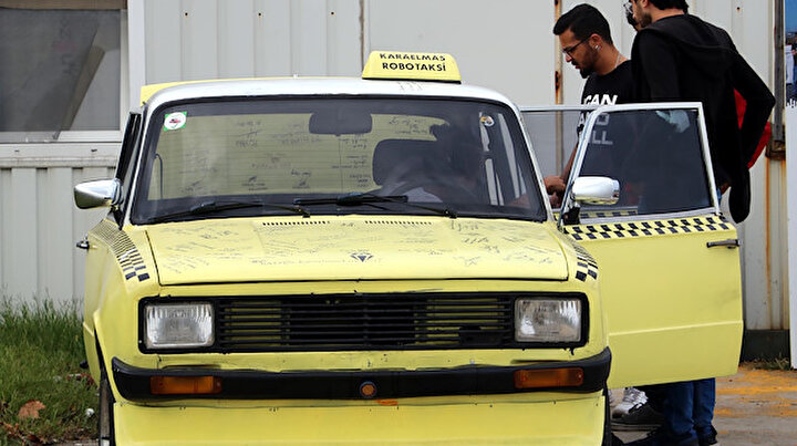Üç bin TLye aldıkları Murat 124ü sürücüsüz elektrikli otomobile dönüştürdüler