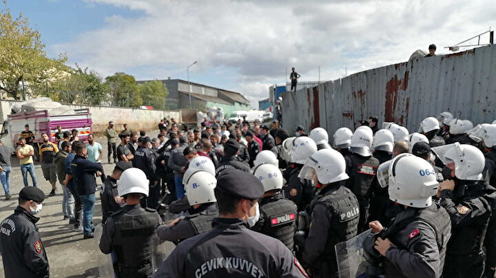Kağıt toplayıcılarına yapılan baskında ortalık savaş alanına döndü: Polise taş yağdırdılar