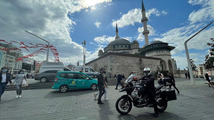 Taksim Camiinin motorcu imamı: Her yıl hatim turuna çıkıyor