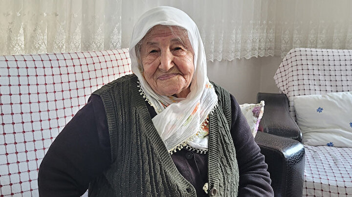 106 yaşındaki Nuriye Nine koronavirüsü yendi: Sağlığımı aşıya borçluyum