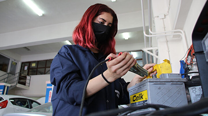 Bu okul yıllık 5 milyon lira ciro yapıyor: Mezunları işsiz kalmıyor