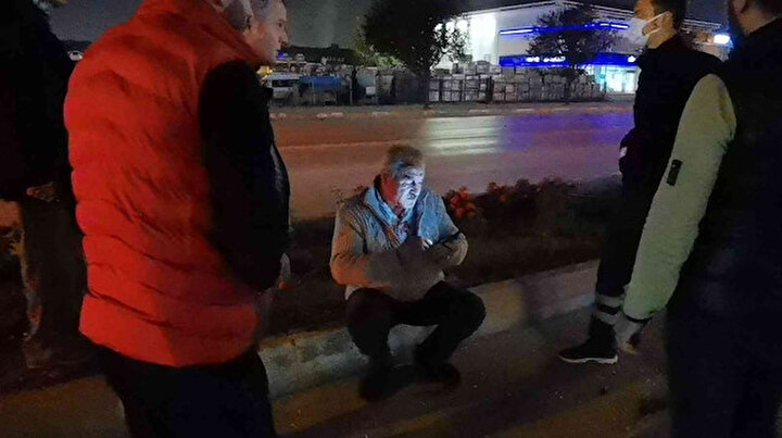 Kazada kanlar içinde kalan sürücüden şaşırtan telefon: Araç burada onunla bir ilgilen
