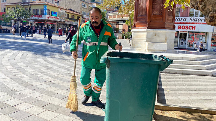 Temizlik görevlisinden insanlık ölmemiş dedirten davranış: 650 bin lirayı sahibine teslim etti