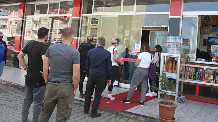 Rusyadan geldi: Rizeliler almak için sıraya giriyor