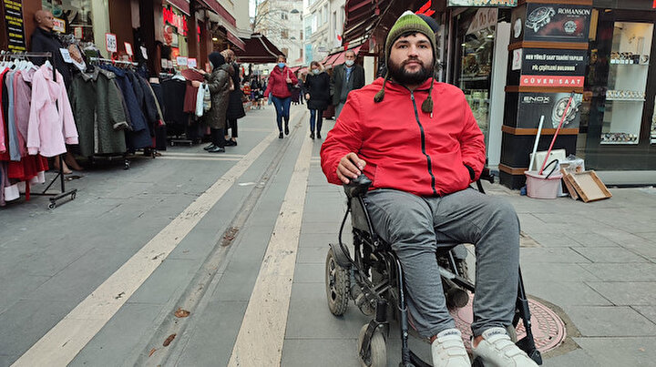 İnanılmaz olay: Sivilce yüzünden tekerlekli sandalyeye mahkum oldu