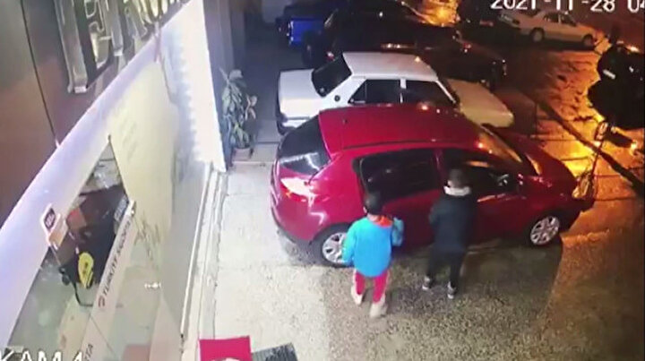 Üç çocuktan film gibi hırsızlık: Çalıntı araçla 900 km yol gittiler