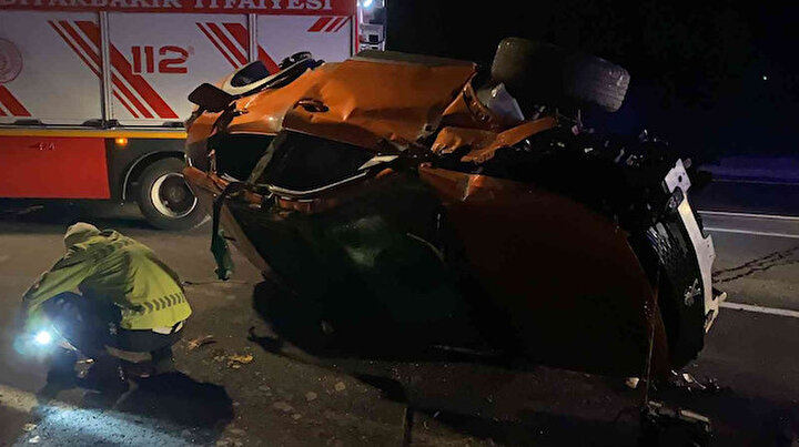 Kapalı yolu fark etmedi aracıyla metrelerce takla attı: Bir ölü üç yaralı var
