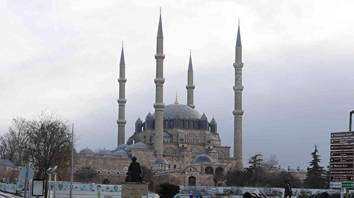 Selimiye Camisine Mimar Sinandan ilham alınarak alttan ısıtma sistemi kurulacak
