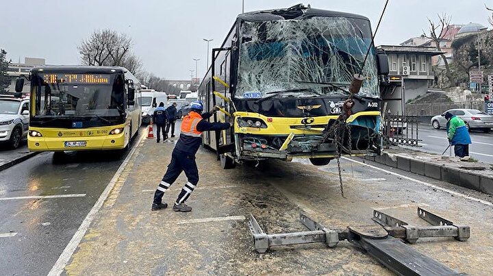 Aynı ilçede bir günde ikinci İETT otobüsü kazası: 13 yaralı var