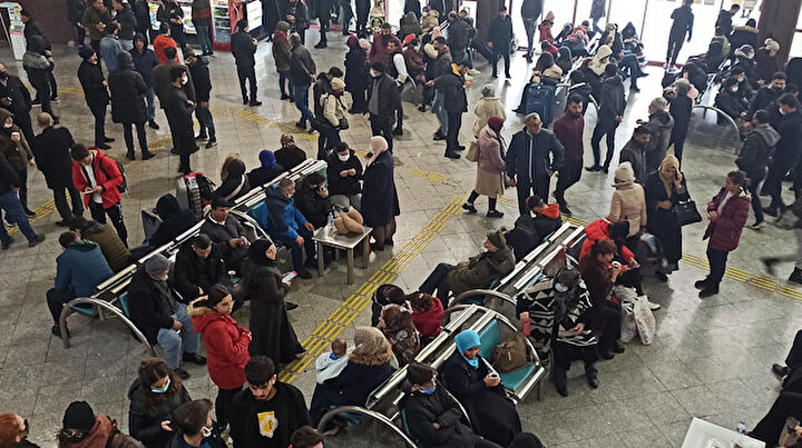 Konyayı çevre illere bağlayan tüm yollar ulaşıma kapandı: Yolcular terminalde bekliyor