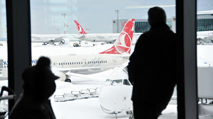 İstanbul Havalimanına yağan karın boyutunu bu sözlerle anlattı: 100 binden fazla kamyon gerekiyor