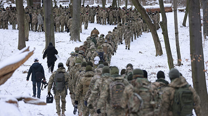 Ukraynada ilk ateş açıldı: Eli silah tutan herkes askere çağrılıyor