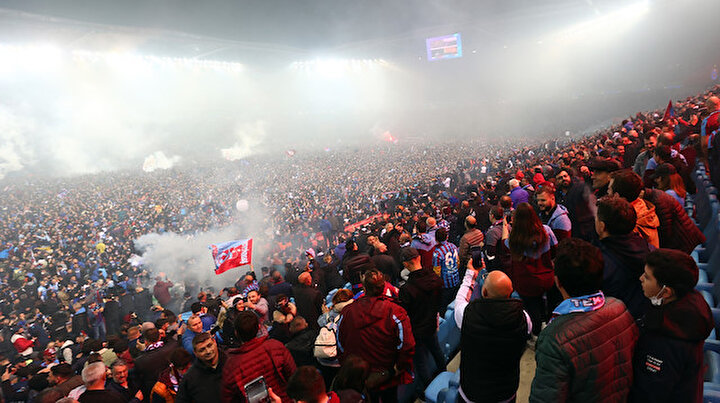 Trabzonsporun şampiyonluğu tüm Türkiyede coşkuyla kutlandı