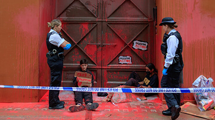 Londradaki İsrailli silah şirketi önünde eylem düzenlendi