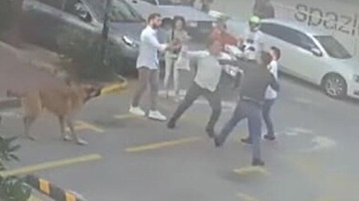 İzmirde kadına şiddeti taksici önledi: O anlar kamerada