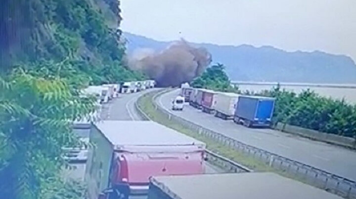 Artvin’in Kemalpaşa ilçesinde heyelan: Ölü ve yaralılar var
