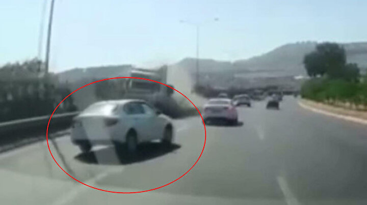 Refleksi sayesinde TIRın altında kalmaktan son anda kurtuldu: Yaşam ile ölüm arasında gidip geldim