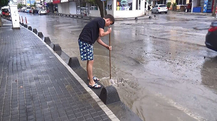 Tekirdağ’da birçok işyerini su bastı