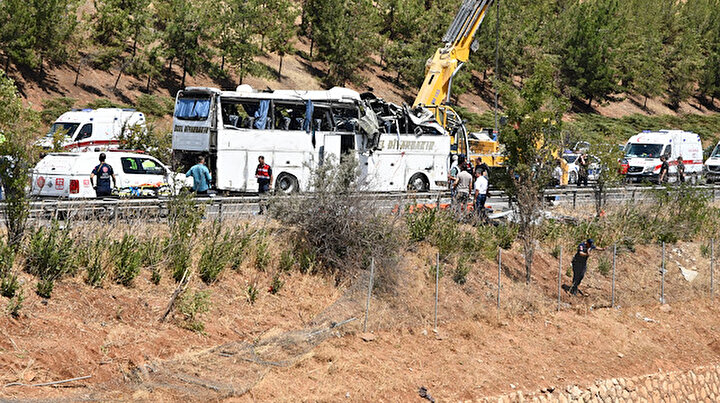 16 kişinin öldüğü feci kazada acı detay: Perdeyi düzeltirken katliama yol açmış