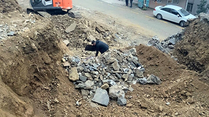 İstanbulda kazı çalışmasında esrarengiz olay: Kafatası ve iskelet bulundu
