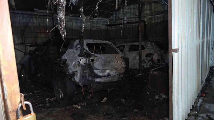 Bursada araç bayisinde korkutan yangın: Sıfır araçlar kül oldu