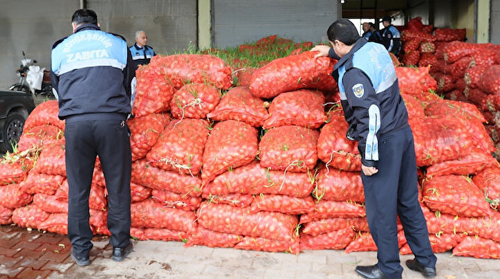 Şanlıurfada 22 ton çürümüş soğan ele geçirildi