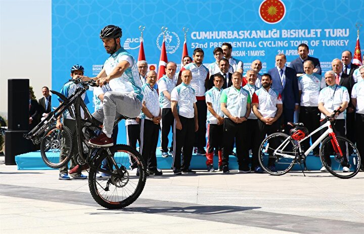 Erdogan Bisiklet Turnuvasinin Tanitim Torenine Katildi