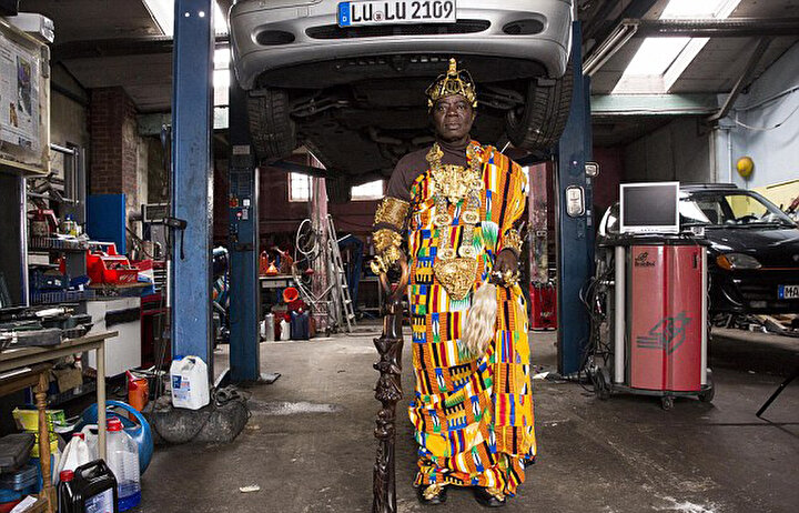 Almanya Da Oto Tamircisi Afrika Da Kral
