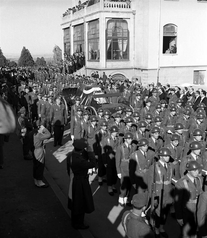 10 kasim a ait bilinmeyen fotograflar